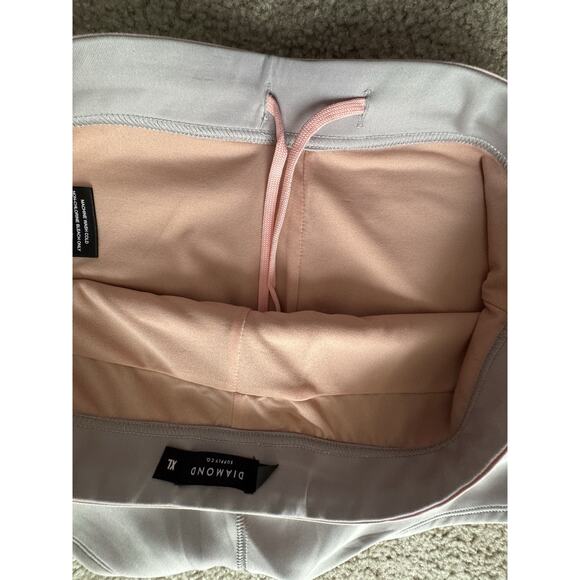 Diamond 24 KARAT Gray With Pink ATHLETIC SHORT Women’s Size X-Large New NWTs - Picture 3 of 12